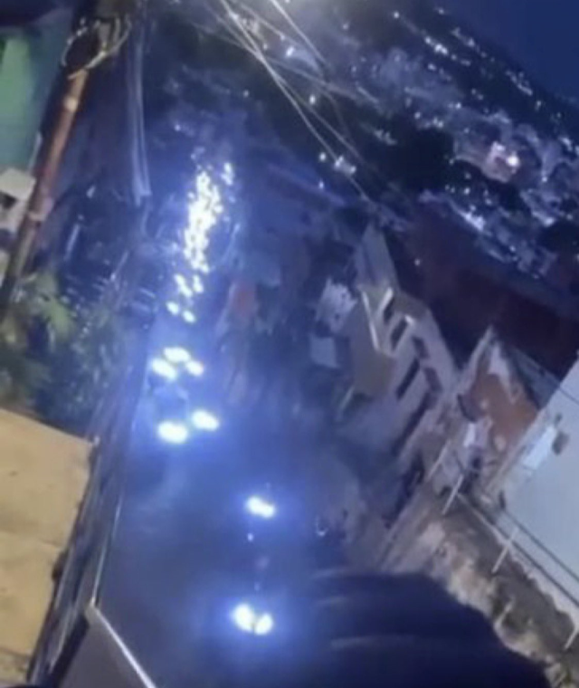 Venezuela'da hareketli saatler! Başkanlık sarayında silah sesleri duyuldu