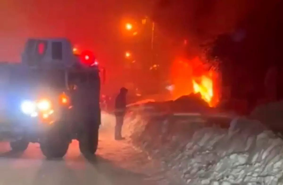 Yüksekova\'da Ev Yangını: Evin Tamiri İmpossible