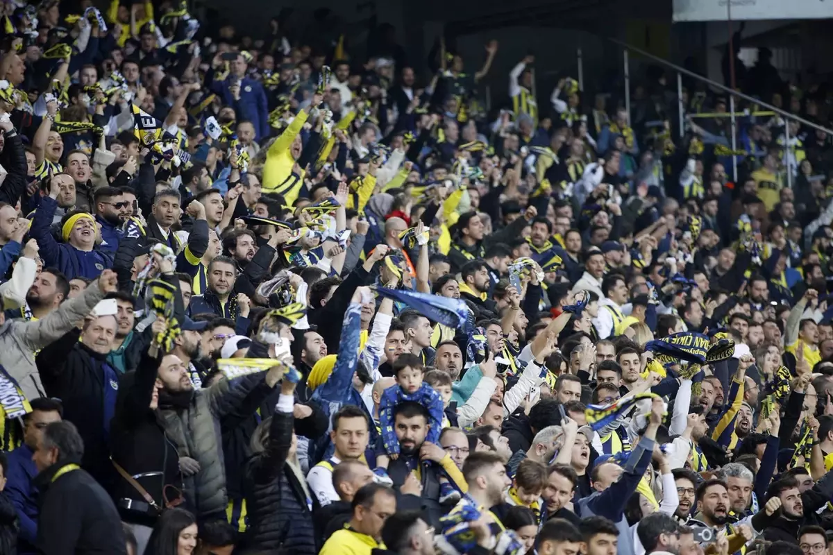 10 yıllık sözünü tutup Fenerbahçe\'ye imza attı