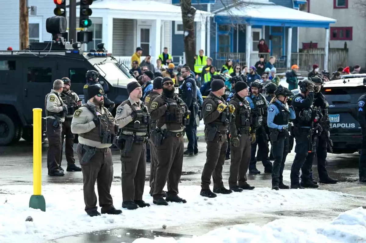 ABD Göçmenlik ve Gümrük Muhafaza Dairesi ajanları bir kadını vurarak öldürdü