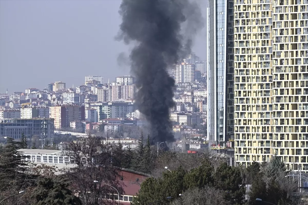 Ankara\'da Emniyet Otoparkında Yangın