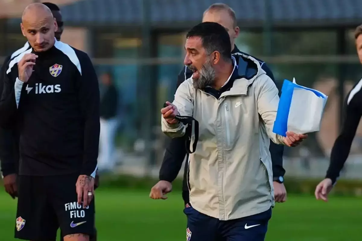 Arda Turan\'dan Shelvey\'nin iddialarını olay yanıt: Gerçeklikle uzaktan yakından ilgisi yoktur