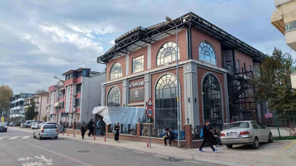 Başiskele\'de halk kütüphanesinin kapasitesi artırıldı