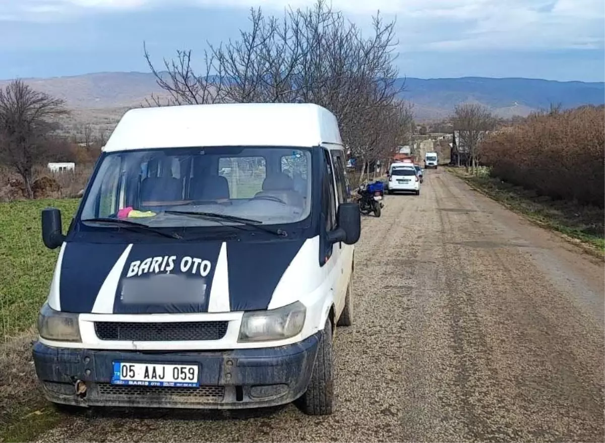 Bilecik\'te Motosiklet-Minibüs Çarpıştı