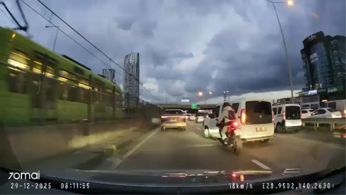 Bursa\'da Motosiklet Kazası ve Sürücünün Tepkisi