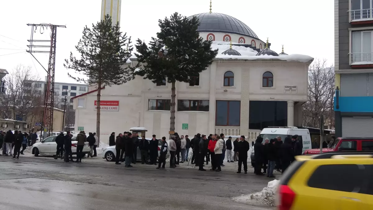 Ayşe İder Toprağa Verildi