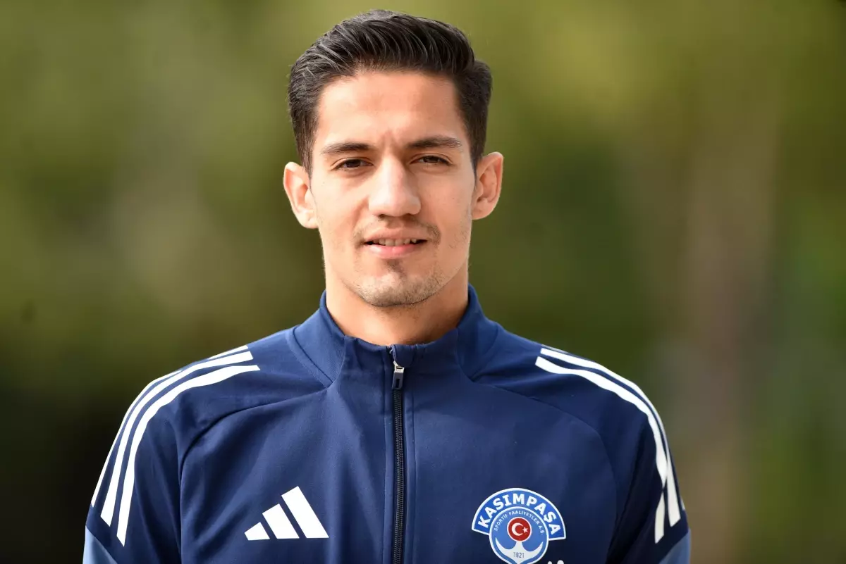 Cem Üstündağ: Emre Belözoğlu\'dan Çok Şey Öğreneceğim