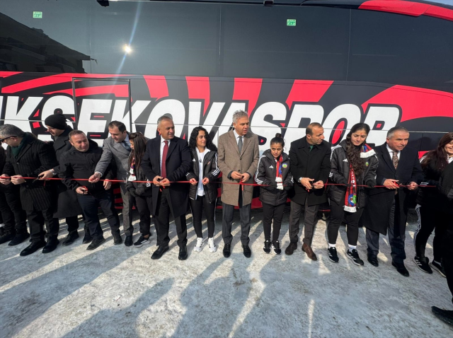 Cumhurbaşkanı Erdoğan'dan Yüksekovaspor Kadın Futbol Takımı'na büyük jest