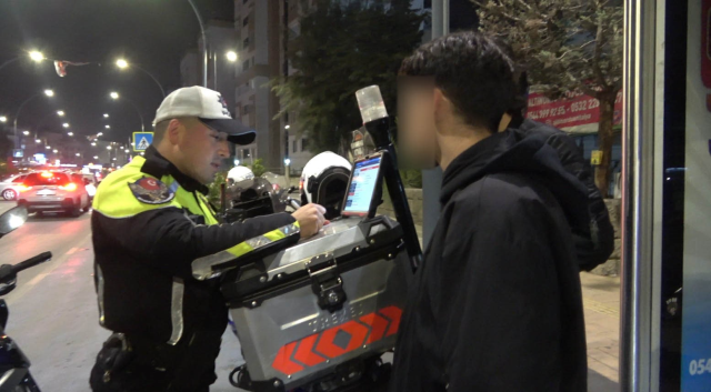 Ehliyeti yetmeyince ceza kesilen genç: Bu para benim 3 aylık bursum