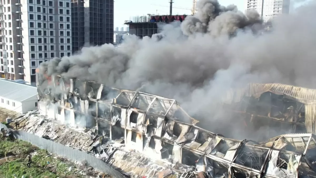 Esenyurt\'ta İnşaatta Yangın