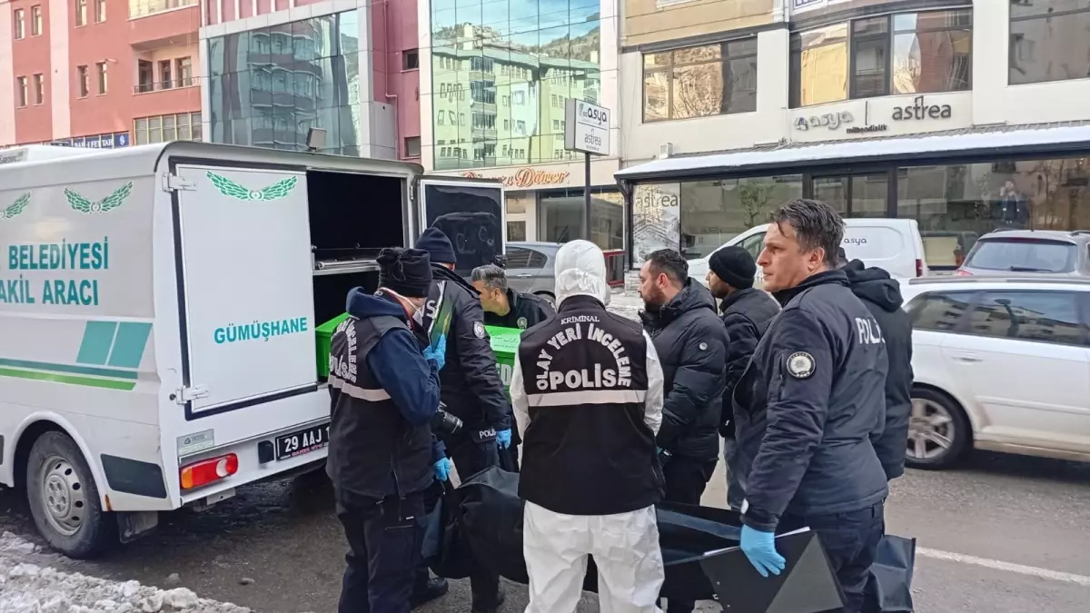 Üniversite Öğretim Üyesi Evinde Ölü Bulundu