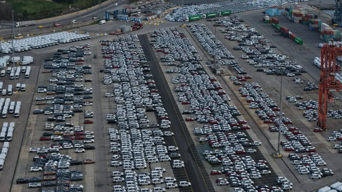 Haydarpaşa Limanı\'nda Sıfır Otomobil Yoğunluğu