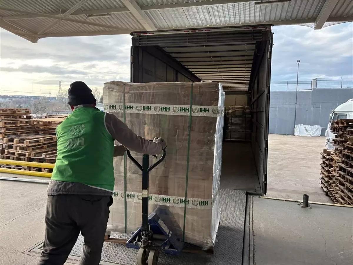 İHH Sudan\'a Insani Yardım Gönderdi