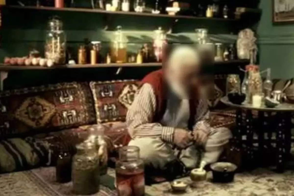 Kargoyla dua ve ayet gönderen üfürükçü servet elde etti