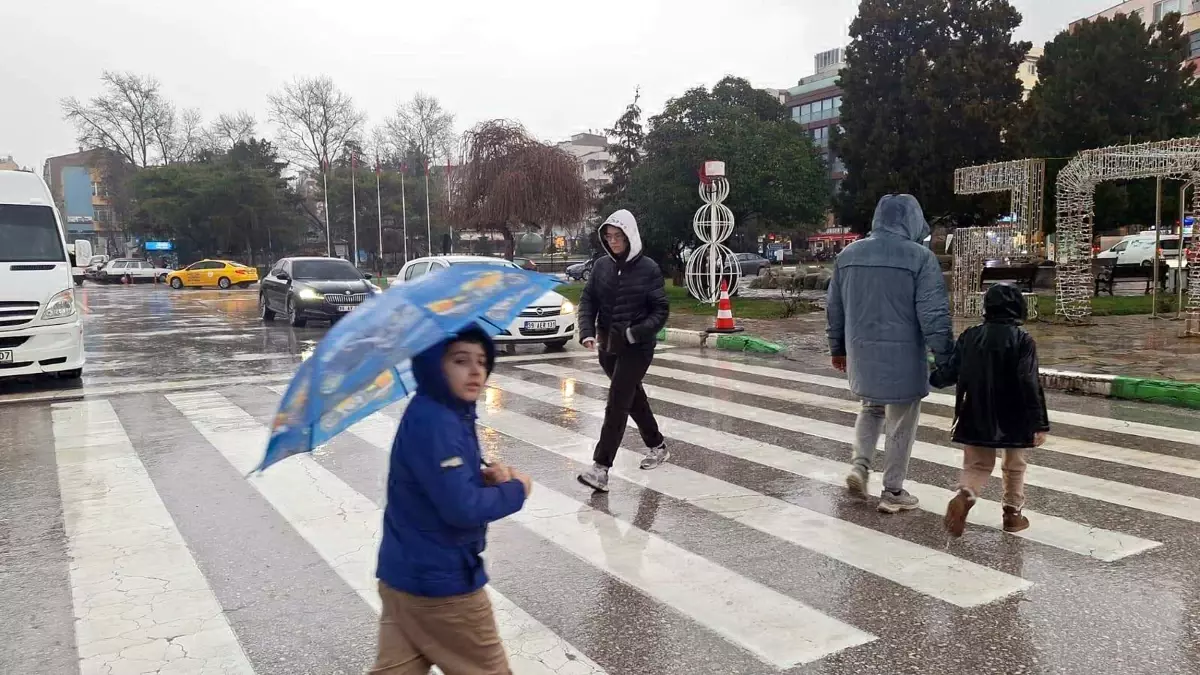 Kırklareli\'de Sağanak Yağış Etkili