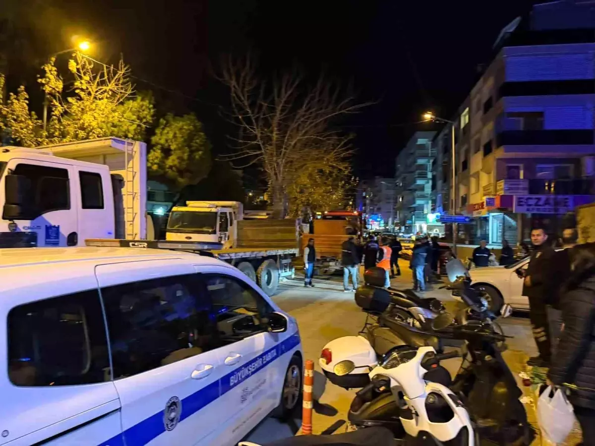 Kuşadası\'nda belediye ekipleri karşı karşıya geldi