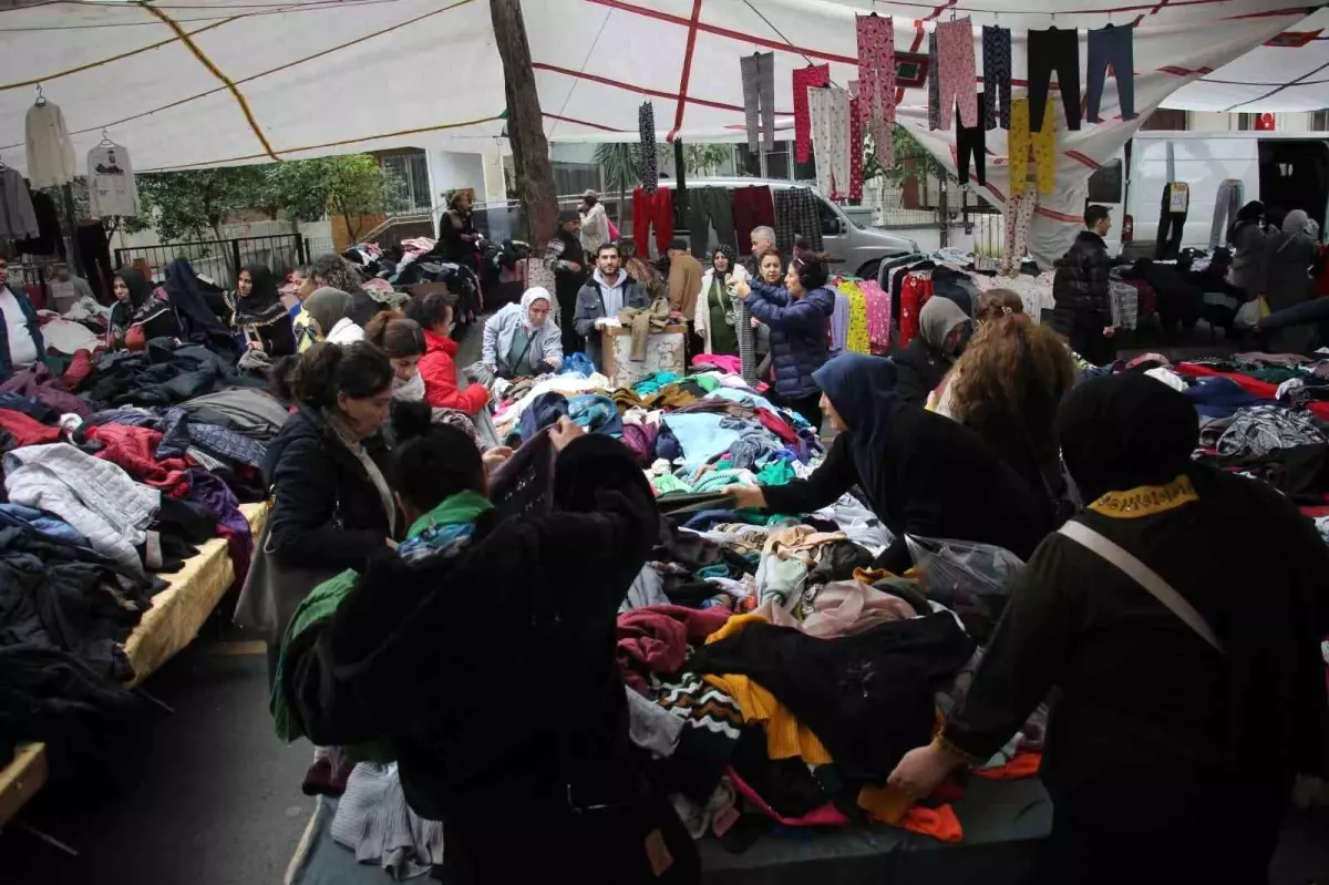 Aydın Salı Pazarı\'na Yoğun İlgi