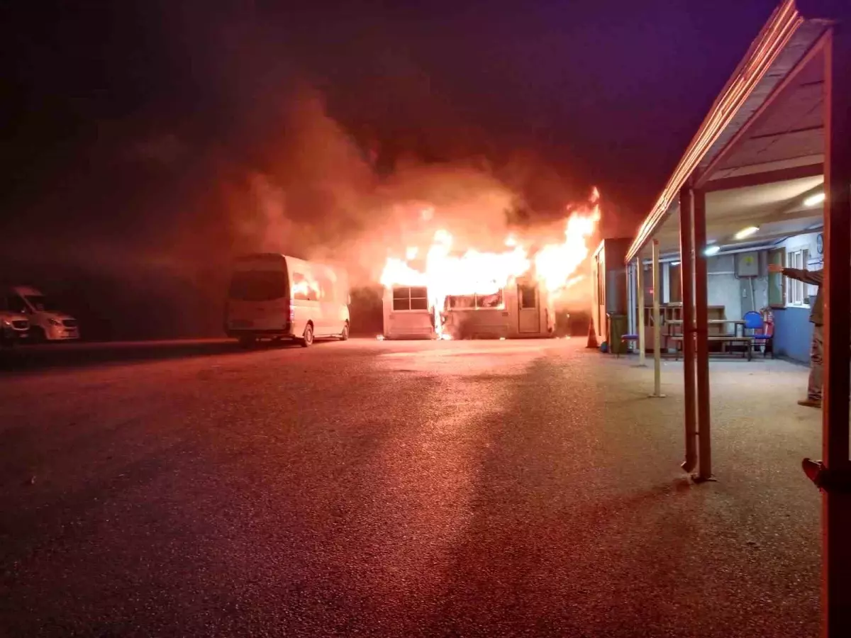 Mudanya\'da minibüs duraklarında yangın paniği