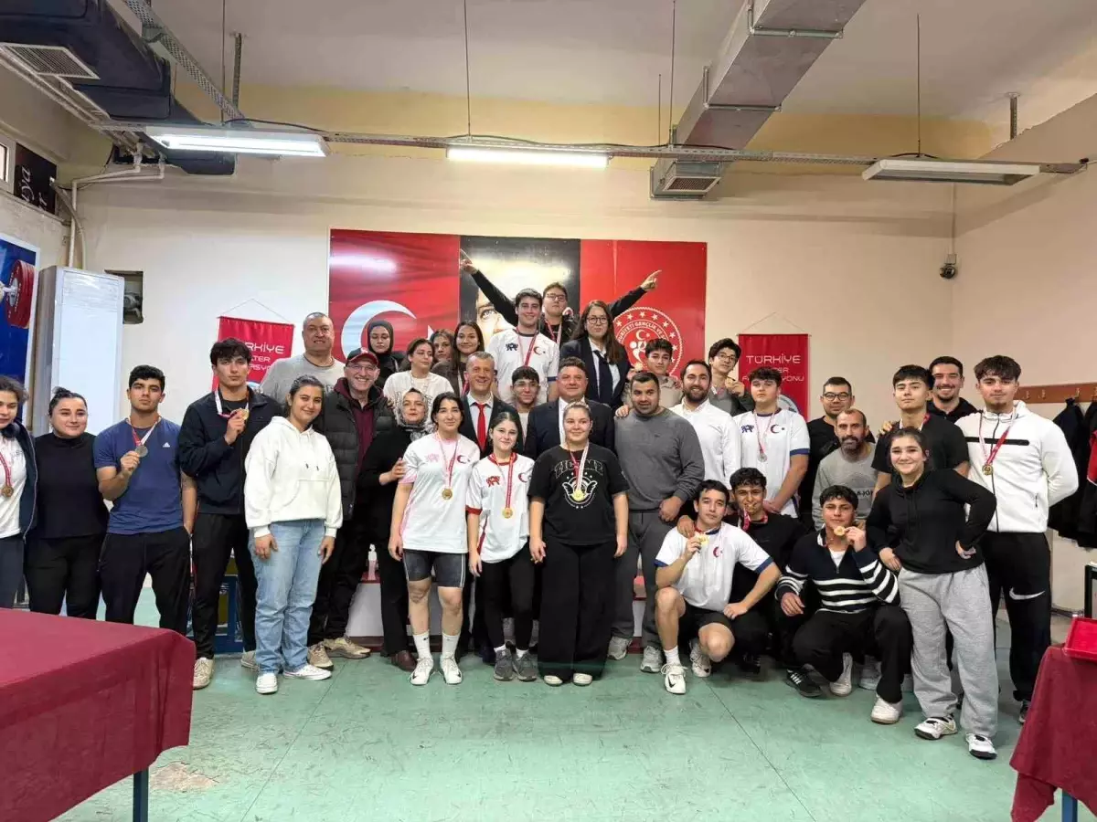 Aydın\'da Halter Müsabakaları Tamamlandı