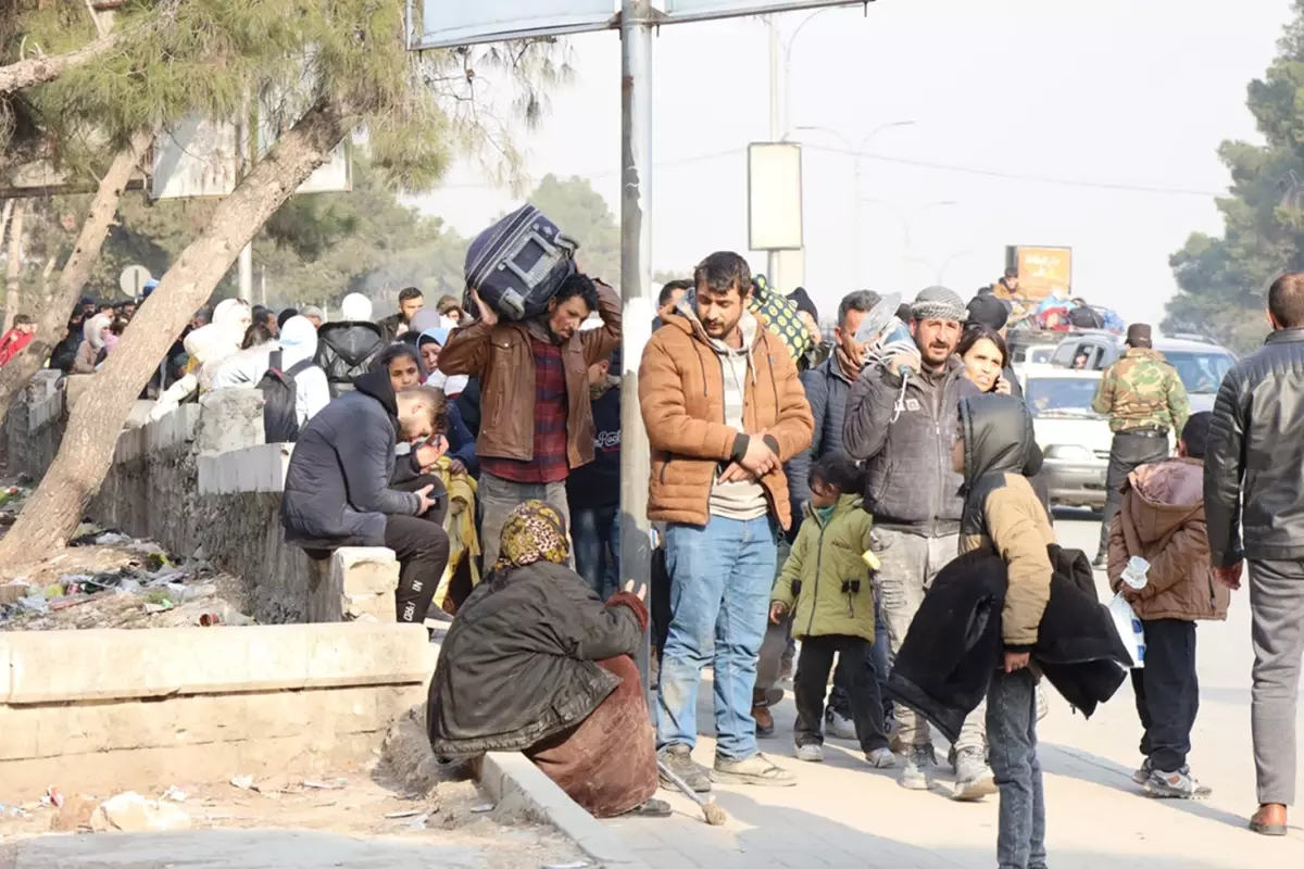 PKK/YPG, Halep\'te işgal ettiği bölgelerden çıkmak isteyen sivilleri hedef alıyor