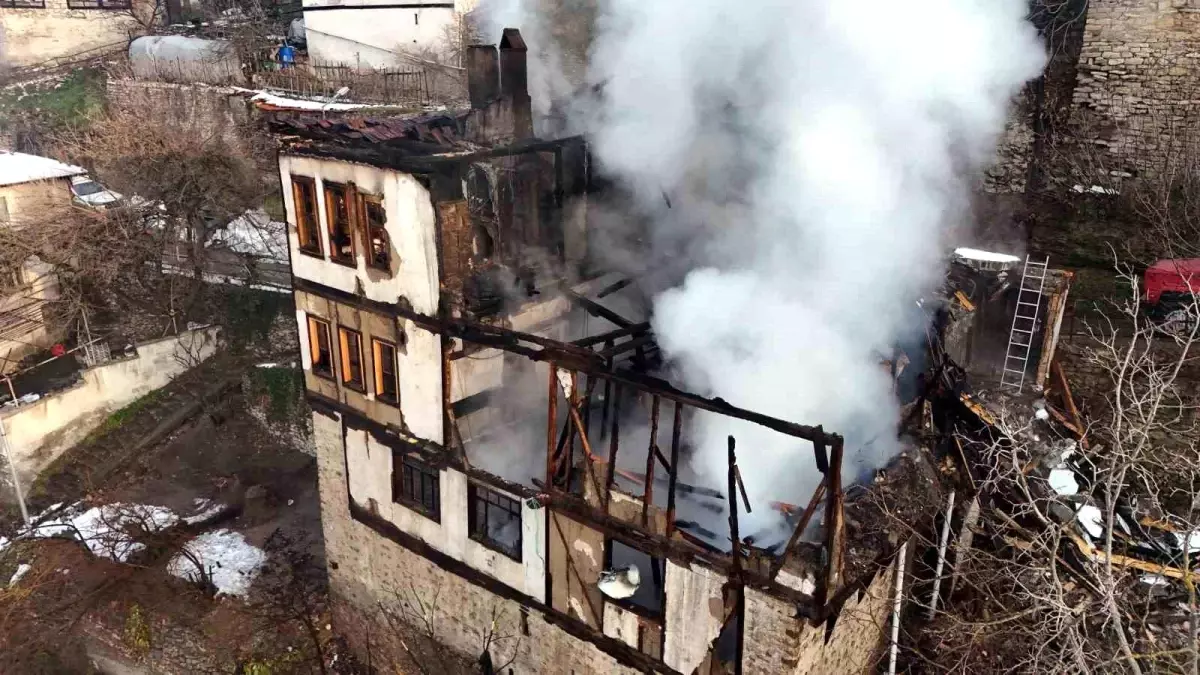 Safranbolu\'da İkinci Tarihi Konağın Yangını