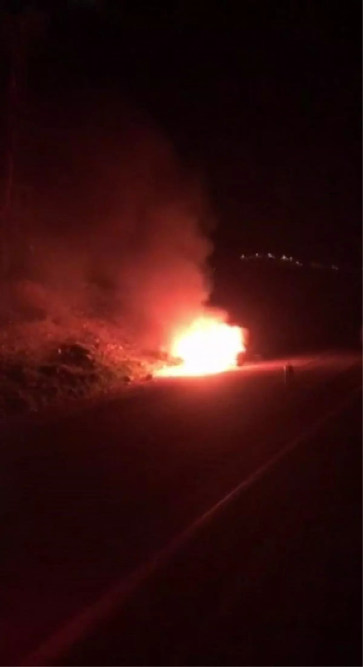 Seyir halindeki otomobil alevlere teslim oldu