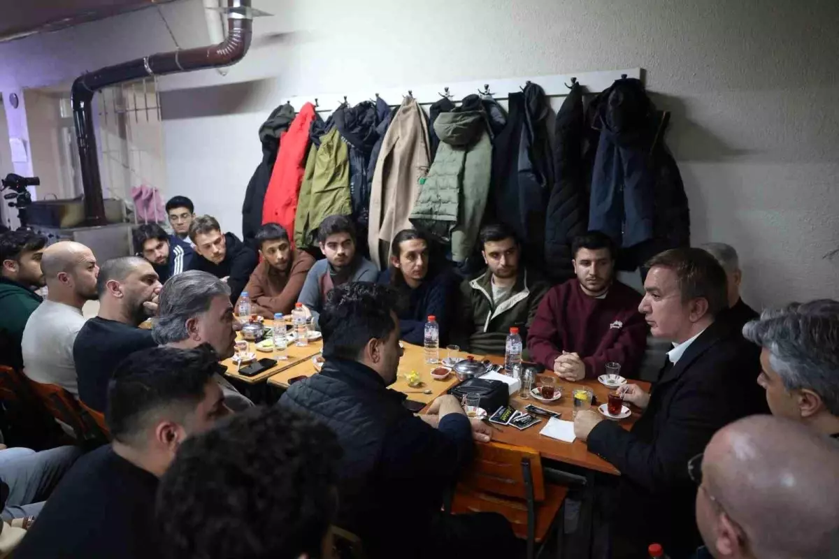 Vali Aydoğdu Çay Ocağında Öğrencilerle Buluştu