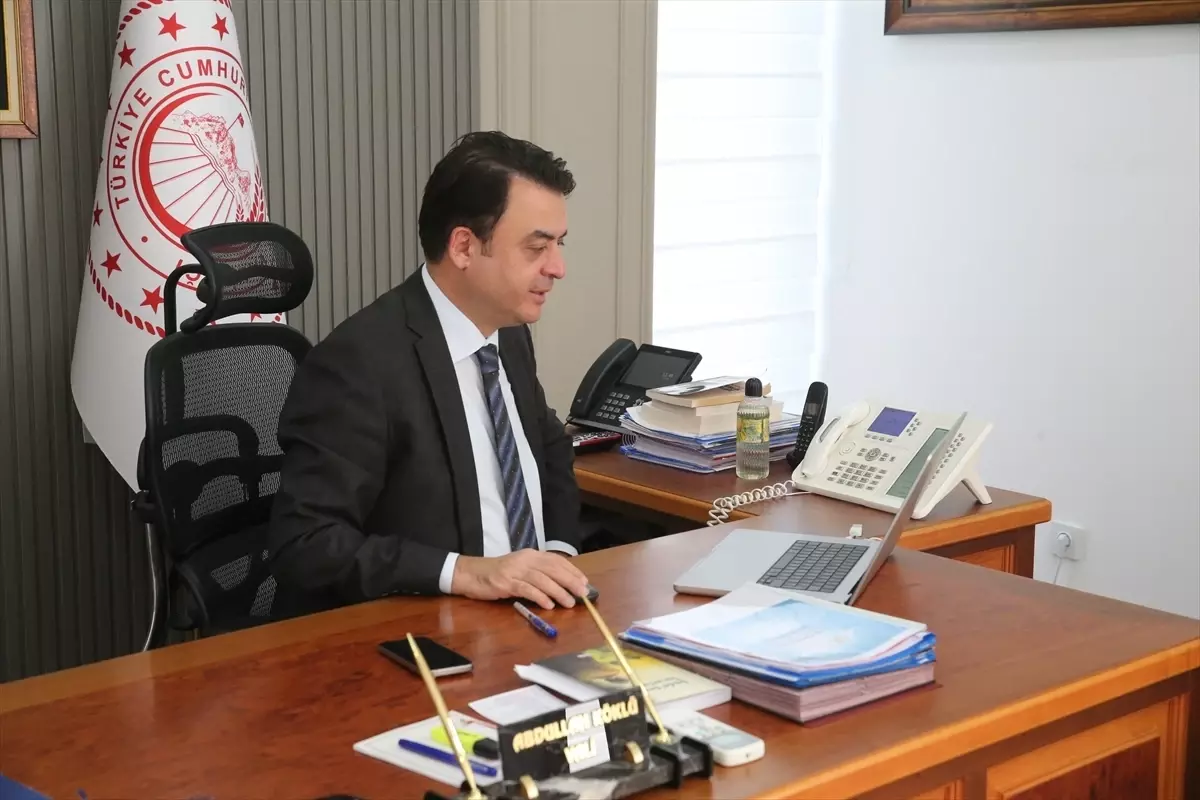 Vali Köklü \'Yılın Kareleri\' Oylamasına Katıldı