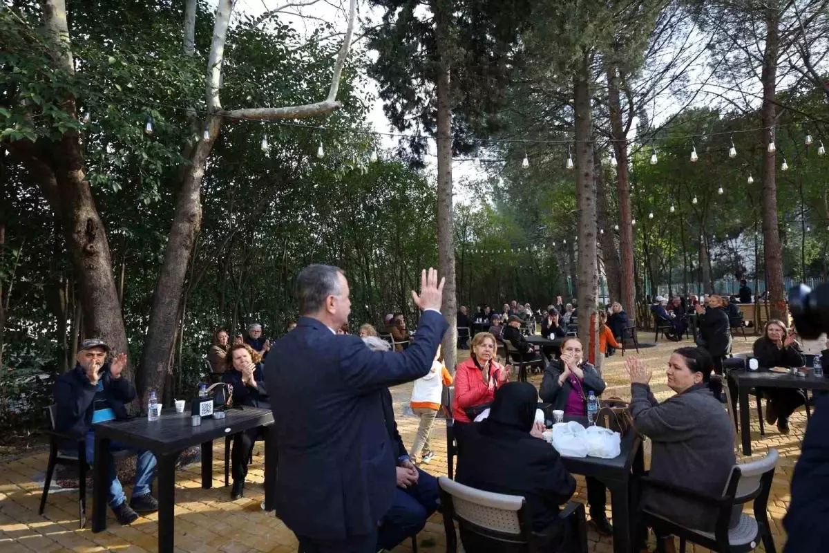 Yunusemre Emekli Kafe açılışının ilk gününde yoğun ilgi gördü