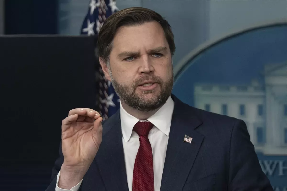 Vance: Grönland\'ın Güvenliği Ciddiye Alınmalı