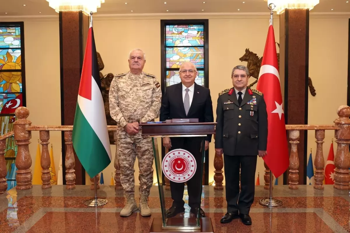 Bakan Güler, Ürdün Genelkurmay Başkanı\'nı Kabul Etti