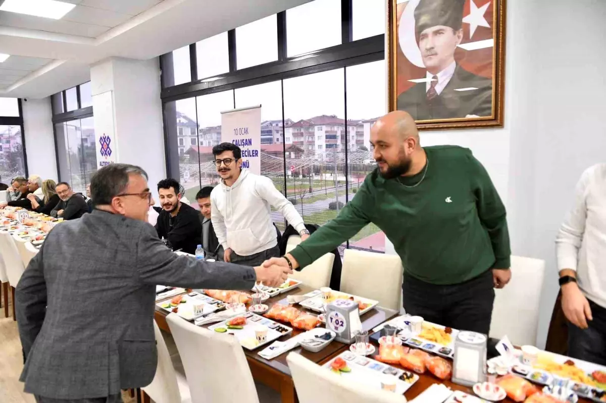 Başkan Hakan Şehirli, Çalışan Gazeteciler Günü\'nde basınla buluştu