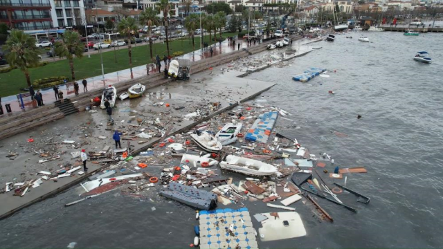 Bilanço belli oldu! İşte kenti felç eden fırtanın yarattığı tahribat