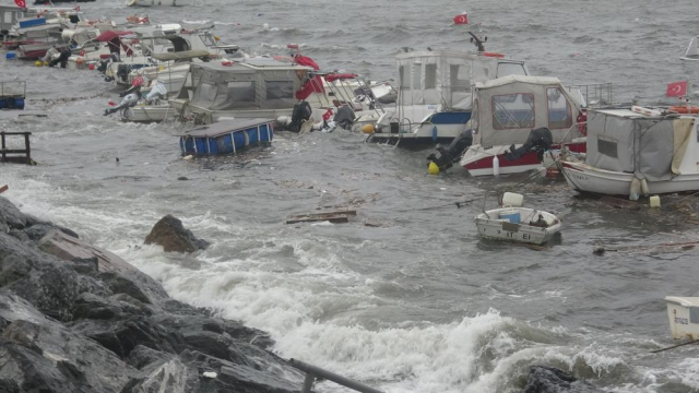 Bilanço belli oldu! İşte kenti felç eden fırtanın yarattığı tahribat