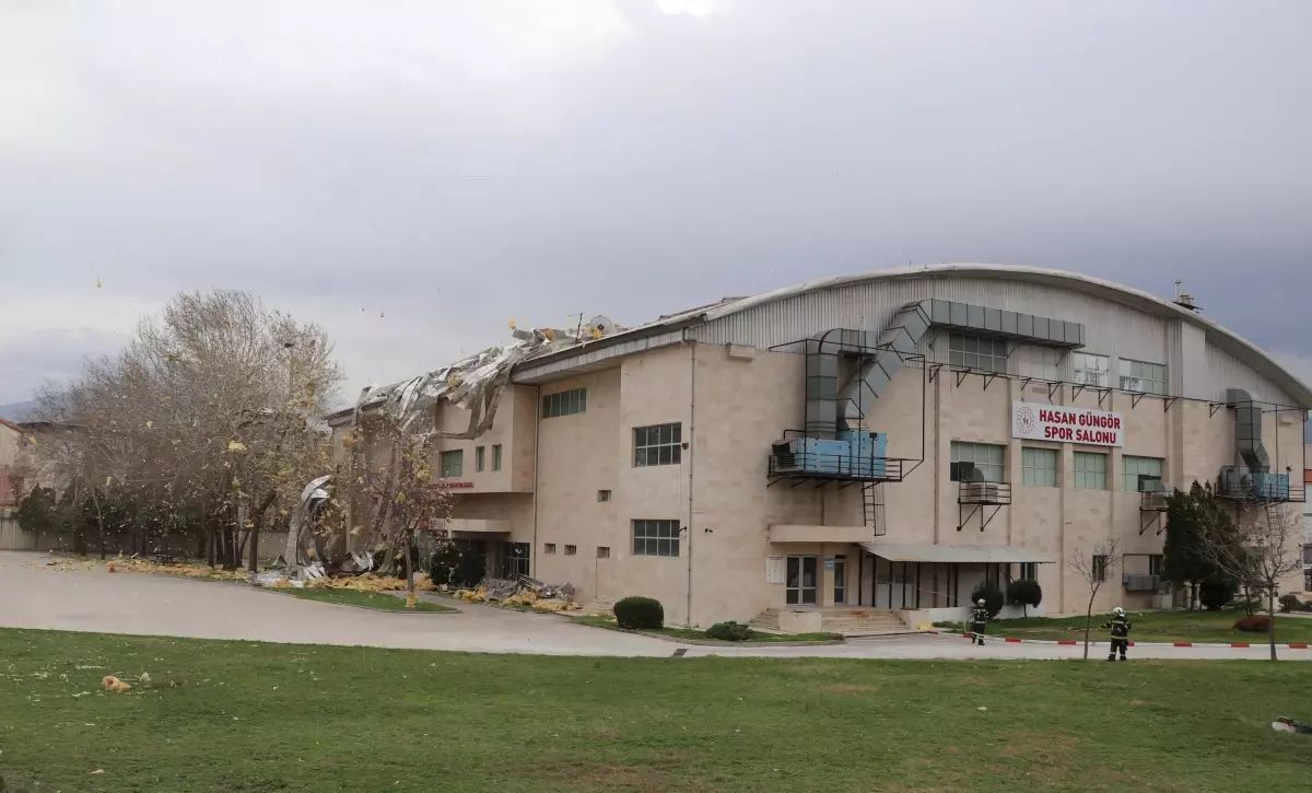 Denizli\'de Kuvvetli Fırtına Etkili Oldu