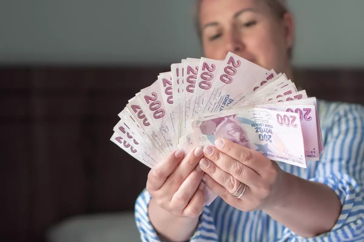 En düşük emekli maaşında büyük sürpriz! Hükümetin masasında hiç dillendirilmeyen rakam var