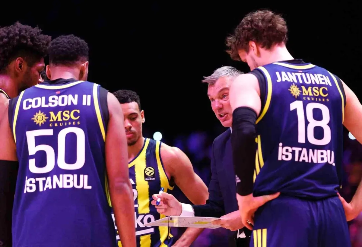 Fenerbahçe Beko Dubai\'ye Yenildi