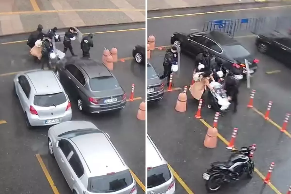 Polisler, anne ve bebeğini fırtınadan kalkanla korudu