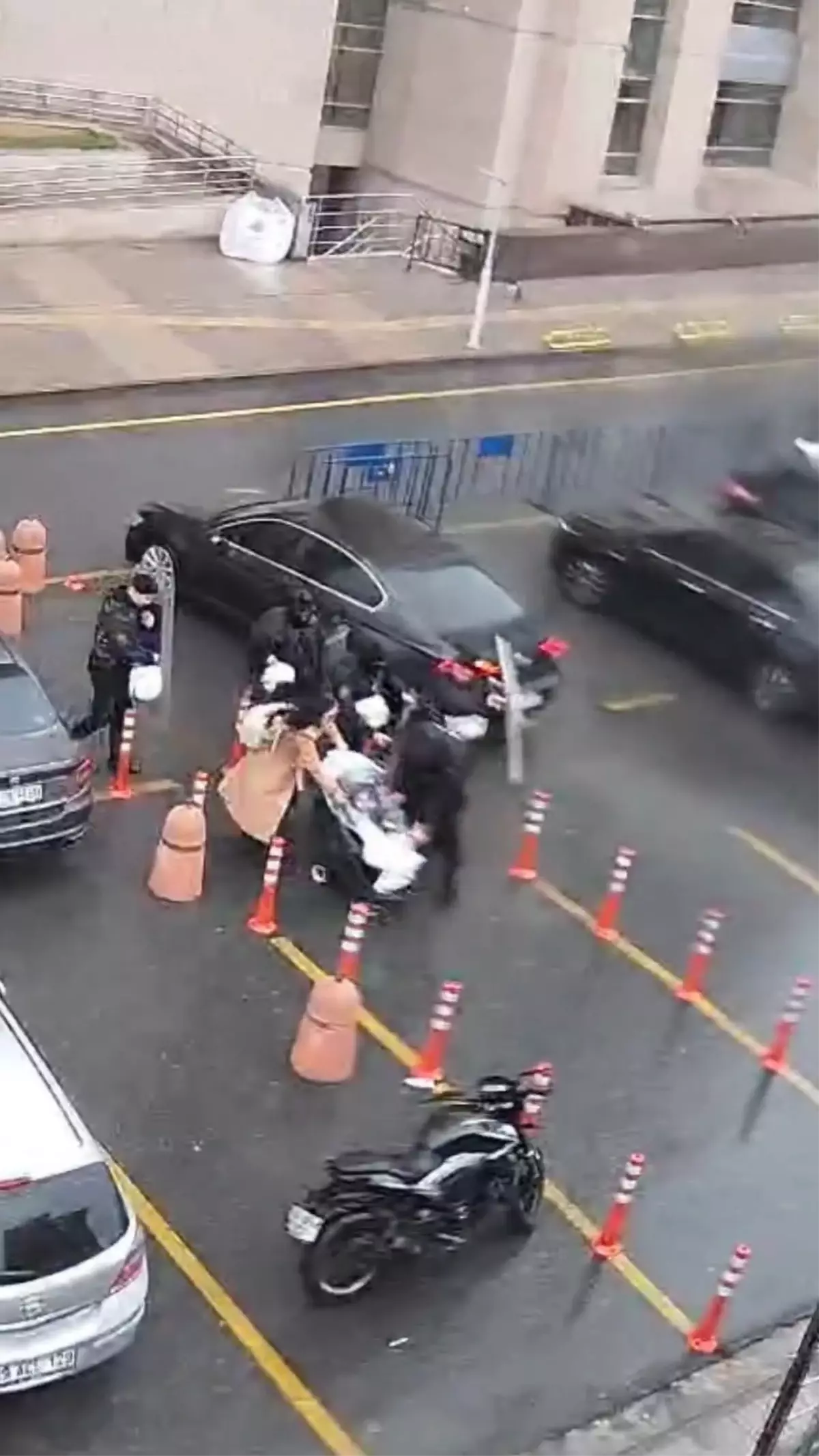 Fırtınada Polis Destek Oldu