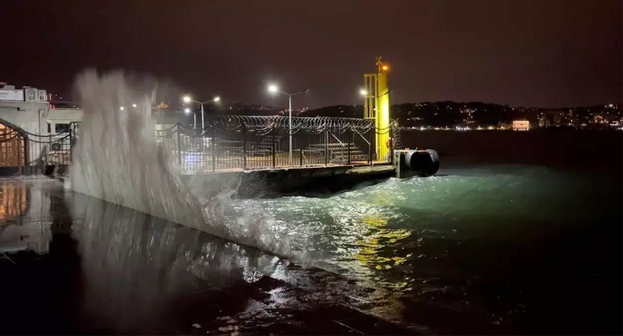 İstanbul\'da Kuvvetli Rüzgar ve Yüksek Dalgalar