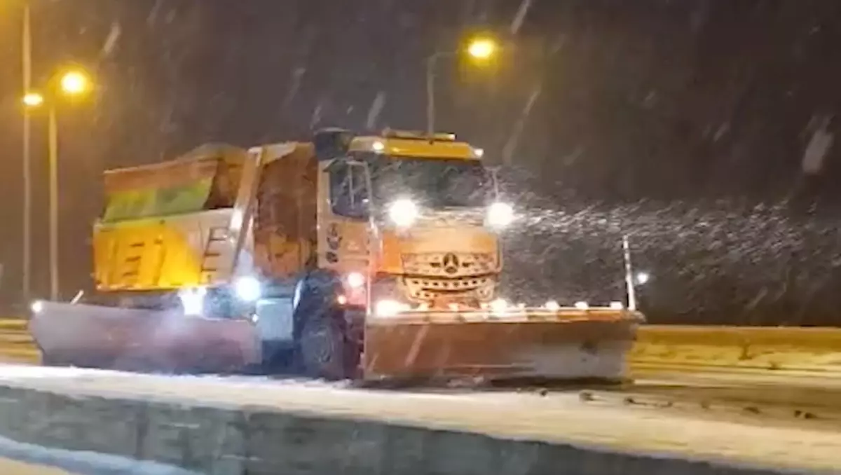 Erzincan\'da Kar Yağışı Ulaşımı Zorluyor