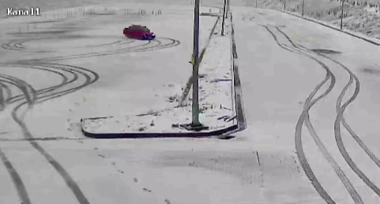 Sınav parkurunu drift alanına çevirdiler, eğlenceleri pahalıya patladı