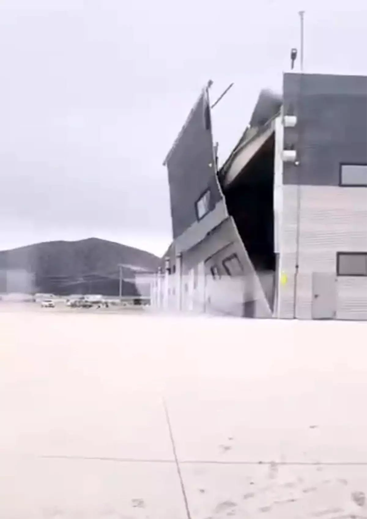 Kütahya\'da Şiddetli Rüzgar Hasara Neden Oldu