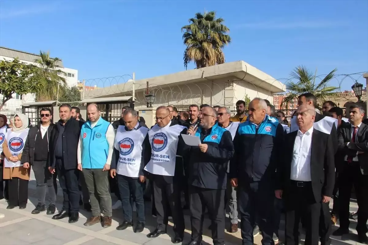 Memur-Sen\'den İşten Çıkarmalara Tepki