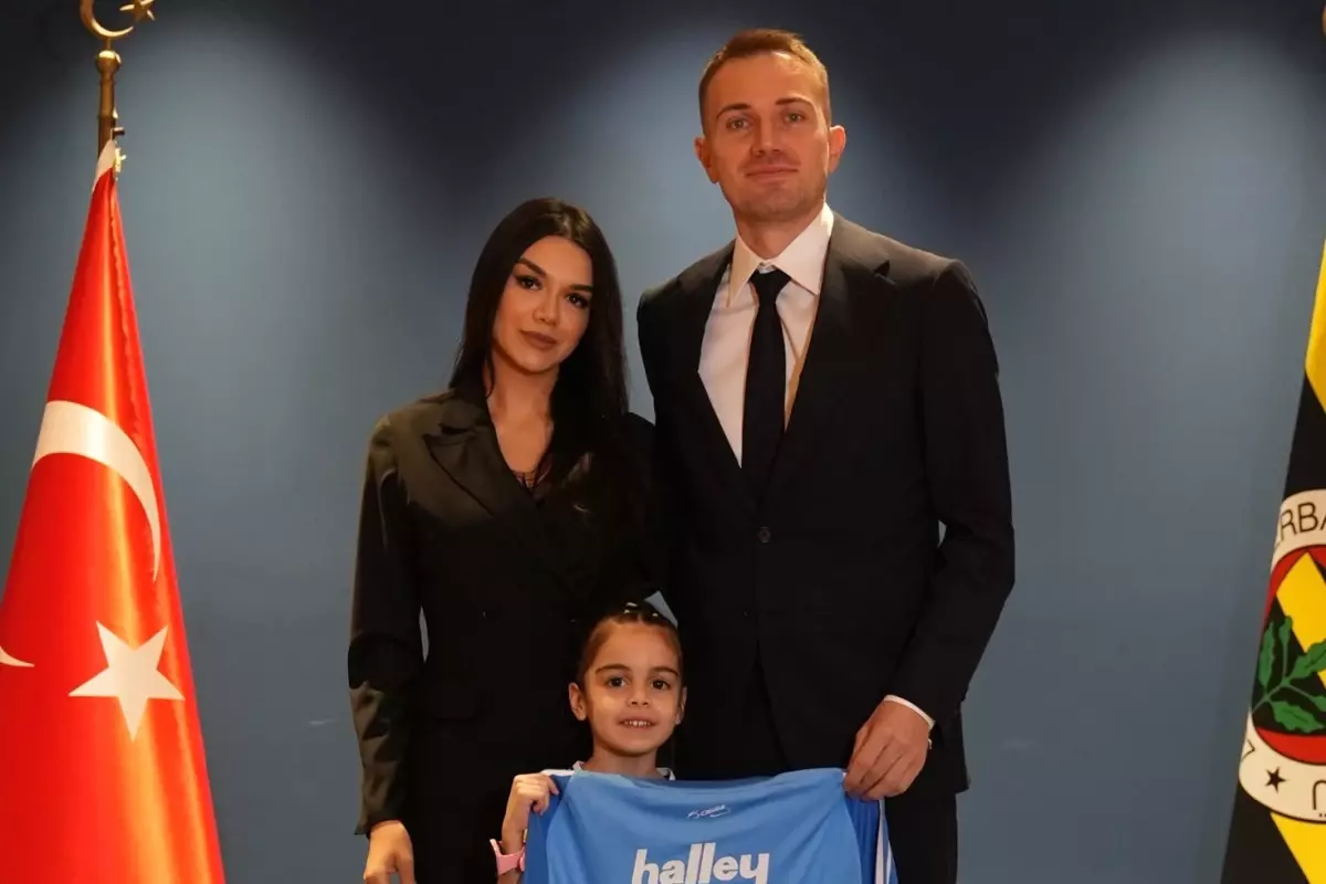 Mert Günok resmen Fenerbahçe\'de