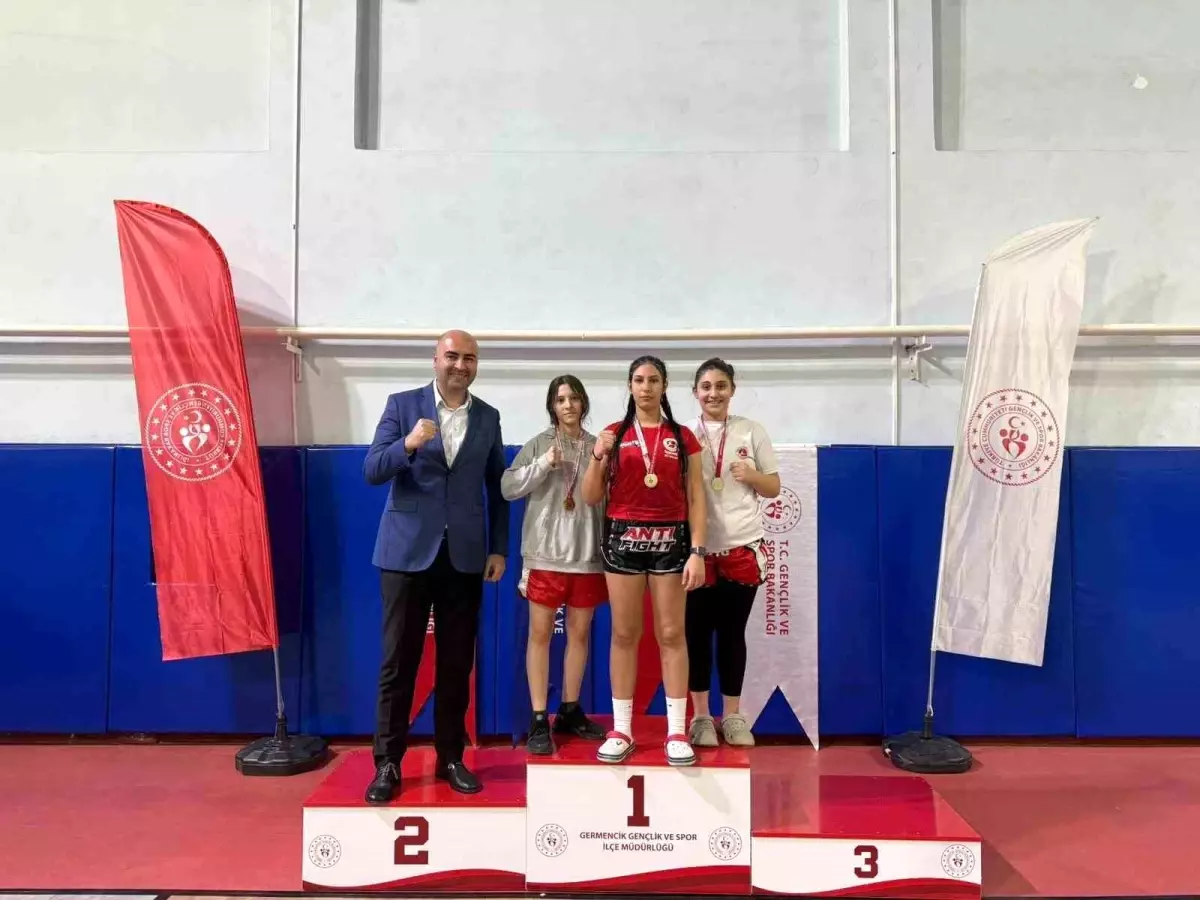 Aydın\'da Kick-Boks Müsabakaları Yapıldı