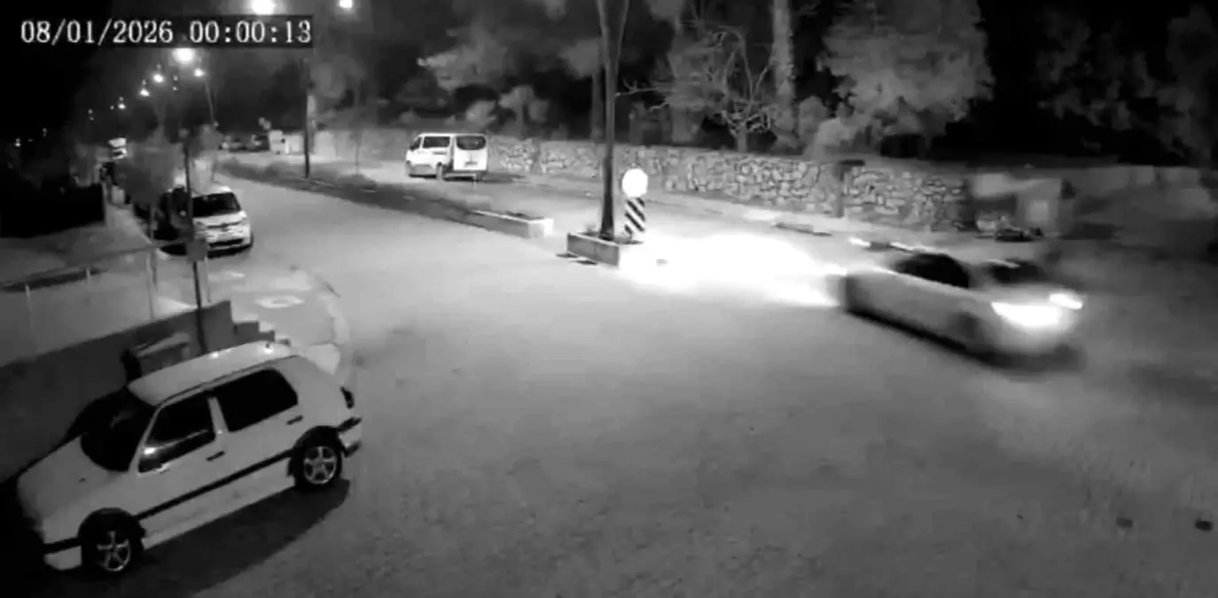 Marmaris\'te Alkollü Sürücü Motosiklete Çarptı