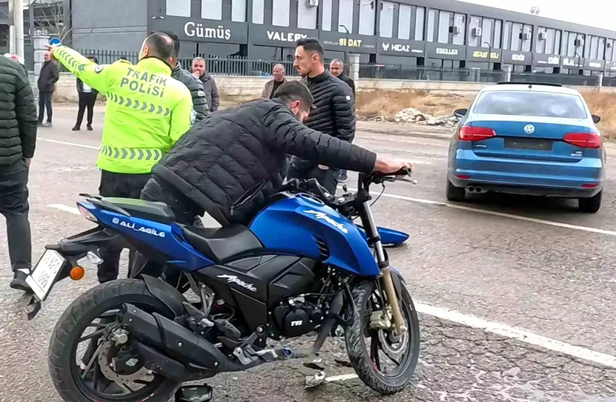 Aksaray\'da Motosiklet Kazası: 16 Yaşındaki Sürücü Ağır Yaralı