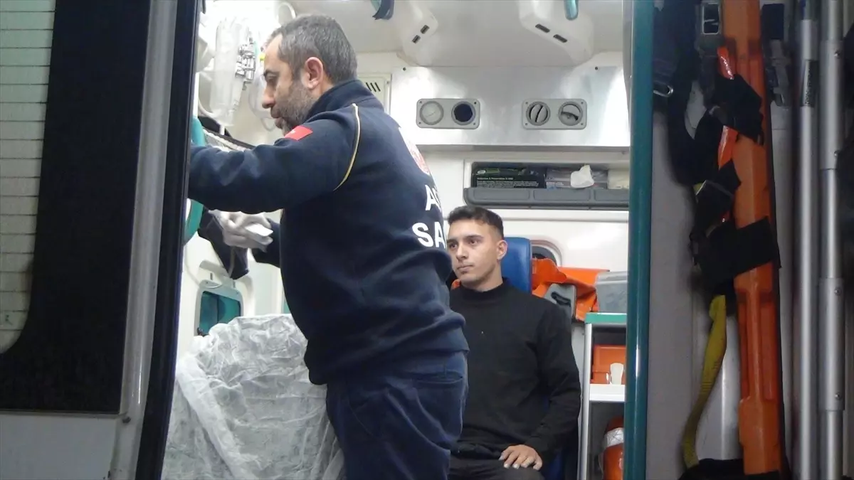 Taraklı\'da Tır Devrildi: 3 Yaralı