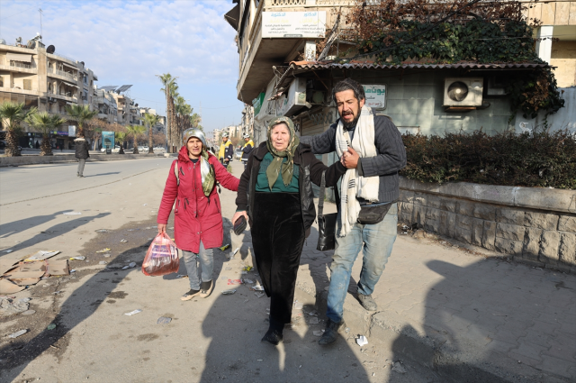 Suriye ordusu, Halep'te PKK/YPG işgalindeki bölgeye girmeye başladı